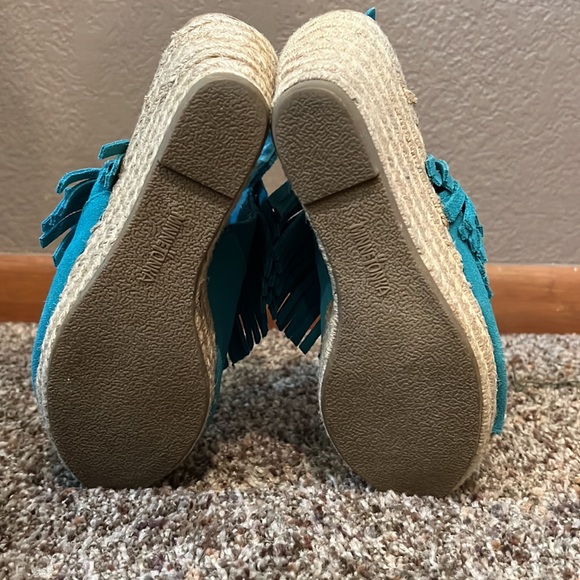 Minnetonka fringe wedges Turquoise 7! - Picture 8 of 8